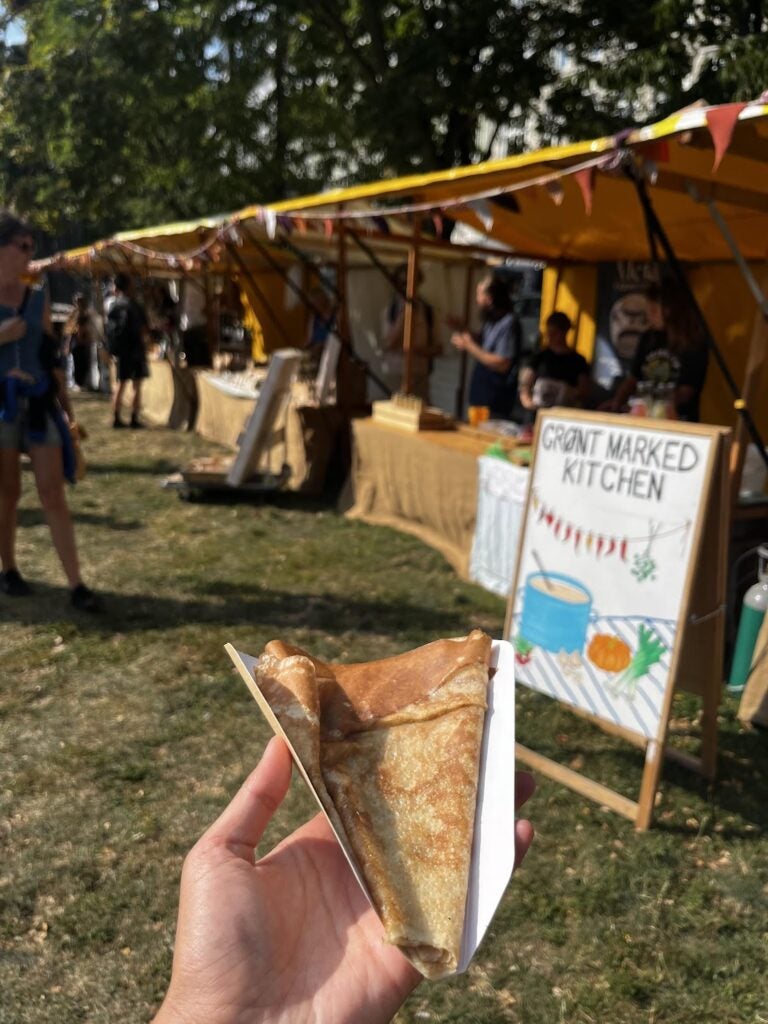 Elderflower jelly crêpe